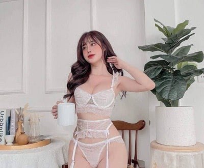 น้องสาว -ในกฎหมายเต็มเพื่อให้สามีของเธอเพลิดเพลินไปกับที่น่าสนใจ