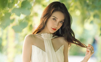 กับผู้อำนวยการหญิงสาวหน้าอกใหญ่