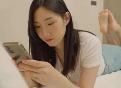 น้องสาวของเพื่อนบ้านมาเยี่ยมบ้านใหม่ทันใดนั้นก็กลับมารวมตัวกับคนรักเก่าในคืนอันยาวนานแห่งความอัปยศอดสู