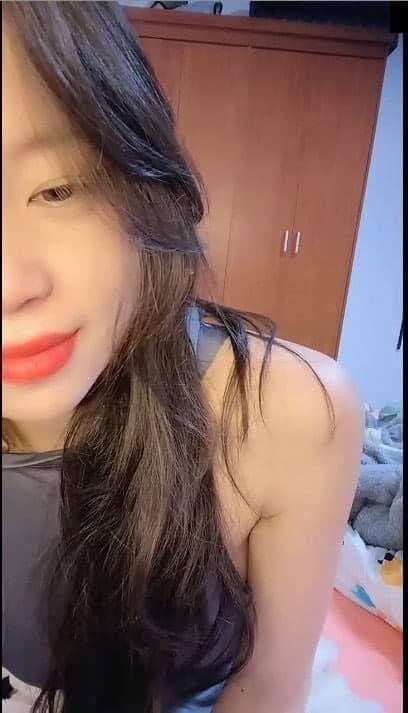 น้องสาวคนใหม่ถูกพี่ชายของเธอบดขยี้