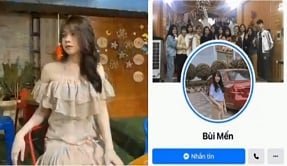 สาวสีแดงที่สวยงามกำลังรอให้เขาหลงใหล