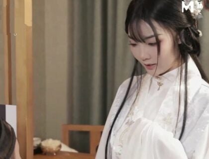 สาวสวยในเลานจ์และการดูแลเป็นพิเศษ
