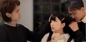 พนักงานต้องการเจรจาอย่างรวดเร็วสำหรับแขกในเวลากลางคืน