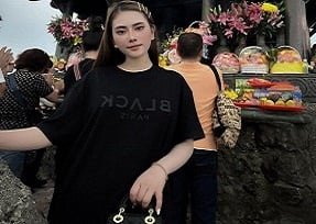 Le Minh สวัสดีและแฟนของเธอก็แพร่กระจายคลิปร้อน