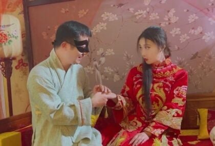 สาวเซ็กส์ในเขตภูเขาพอใจกับดาบแห่งอัศวิน